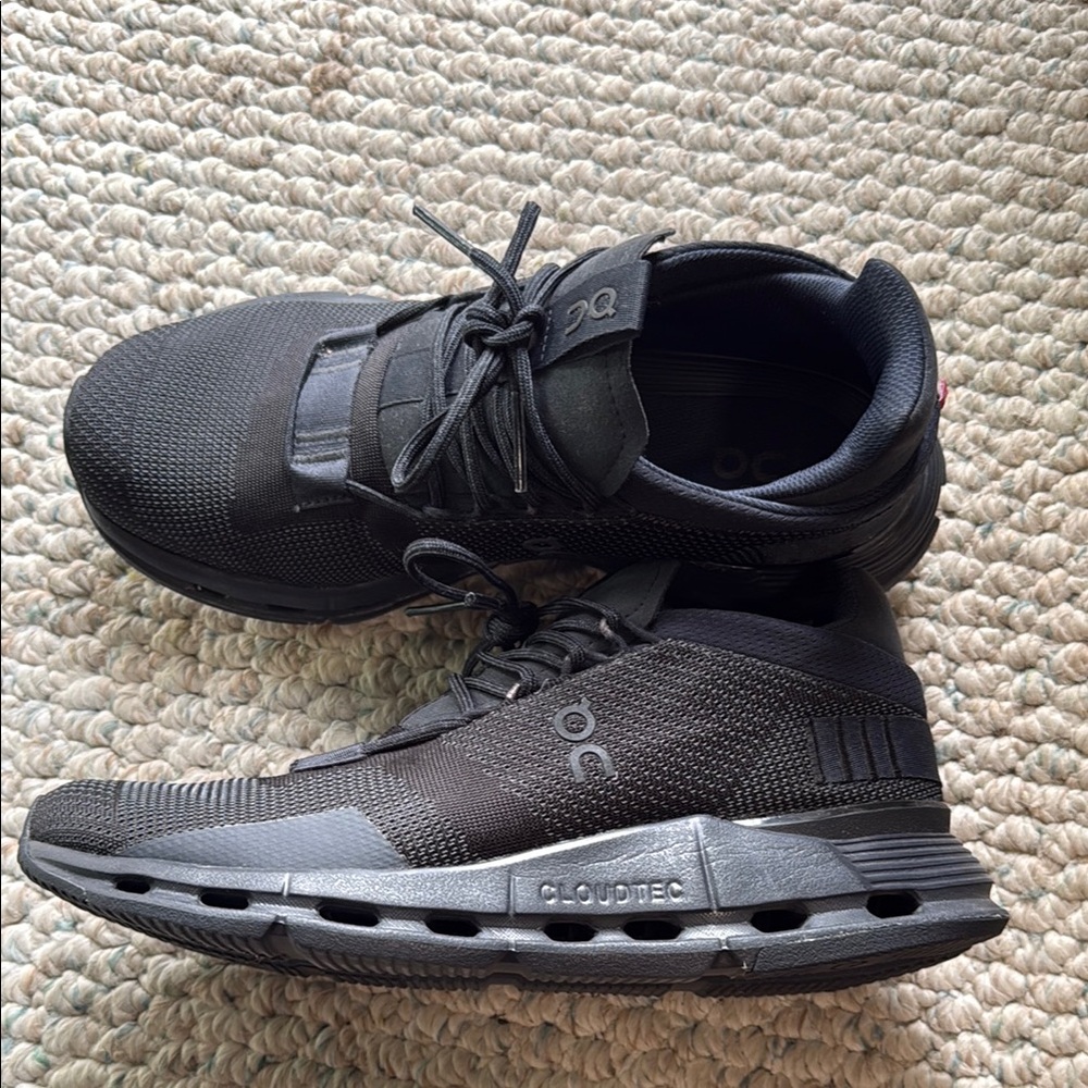 On Running Cloudnova Women’s Black Sneakers